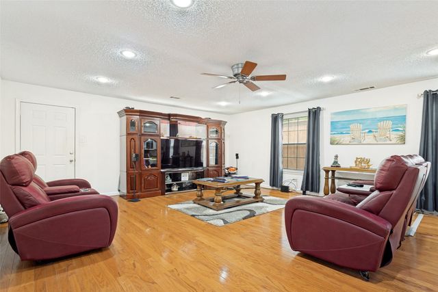 326 Independence Drive, Garland, TX 75043