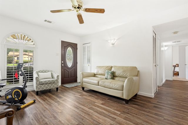 326 Independence Drive, Garland, TX 75043