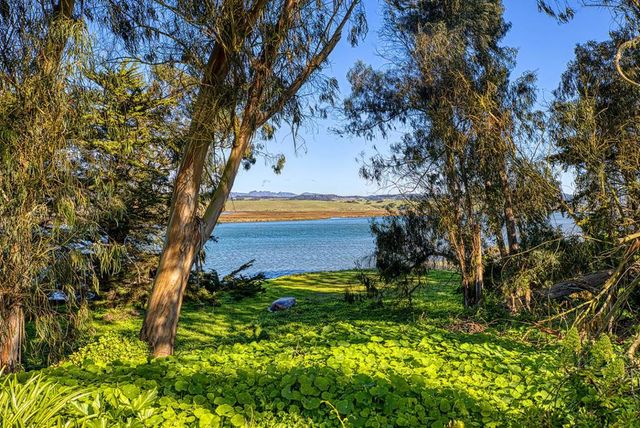 7201 Ca-1, Moss Landing, CA 95039