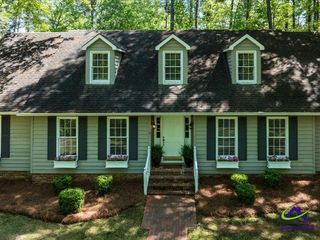 5761 Kentucky Downs Drive, Macon, GA 31210