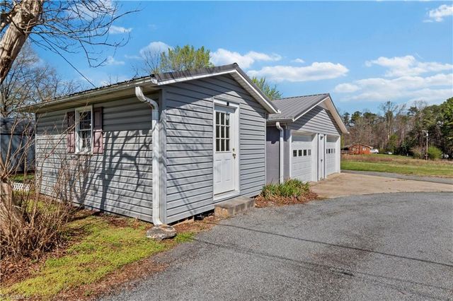 613 Nc Highway 67, Boonville, NC 27011