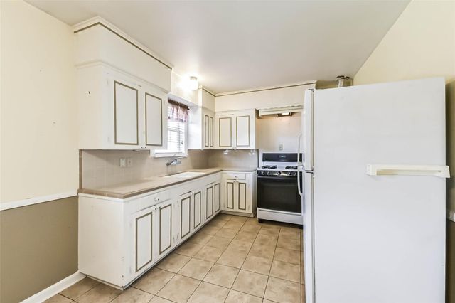 221 N Hagerman Street, Houston, TX 77011