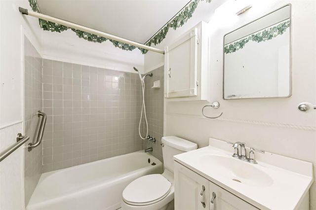 221 N Hagerman Street, Houston, TX 77011