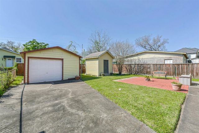 221 N Hagerman Street, Houston, TX 77011