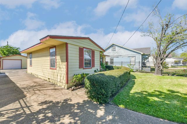 221 N Hagerman Street, Houston, TX 77011