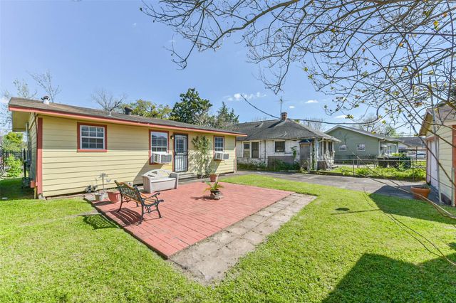 221 N Hagerman Street, Houston, TX 77011