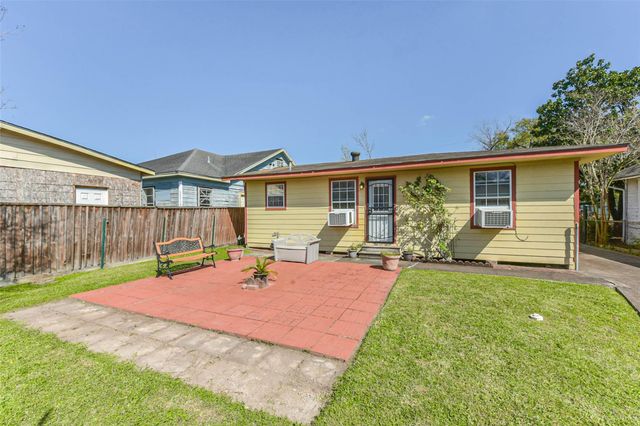 221 N Hagerman Street, Houston, TX 77011