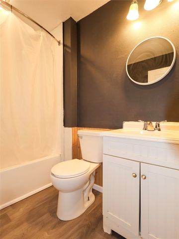 2341 Logan Avenue, Des Moines, IA 50317