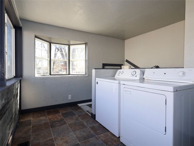 2341 Logan Avenue, Des Moines, IA 50317