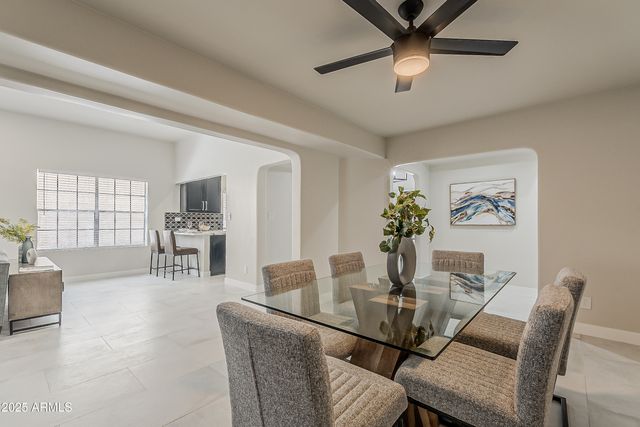 2043 W NOPAL Avenue, Mesa, AZ 85202