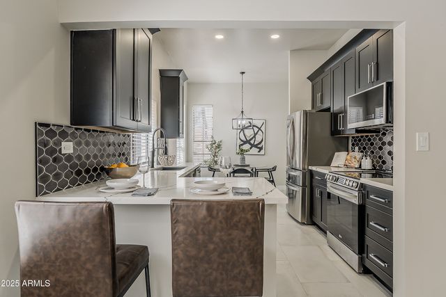 2043 W NOPAL Avenue, Mesa, AZ 85202