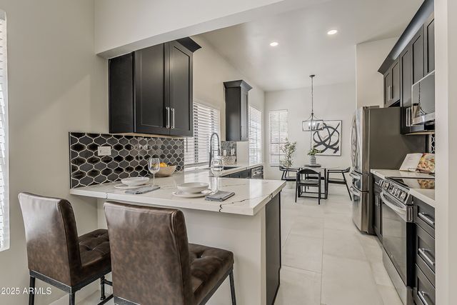 2043 W NOPAL Avenue, Mesa, AZ 85202