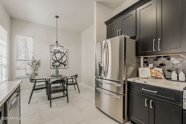 2043 W NOPAL Avenue, Mesa, AZ 85202