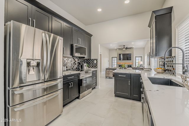 2043 W NOPAL Avenue, Mesa, AZ 85202