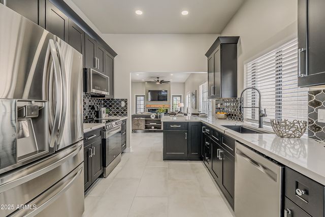 2043 W NOPAL Avenue, Mesa, AZ 85202
