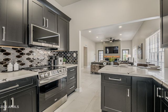 2043 W NOPAL Avenue, Mesa, AZ 85202