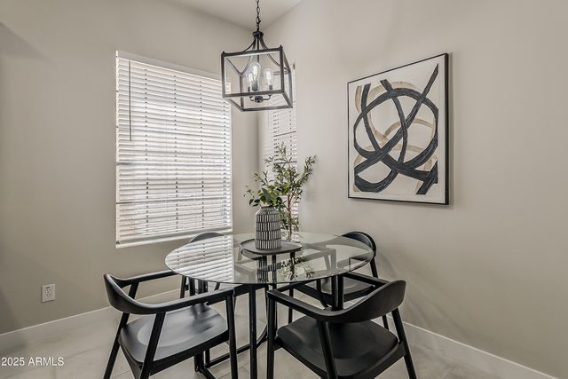 2043 W NOPAL Avenue, Mesa, AZ 85202