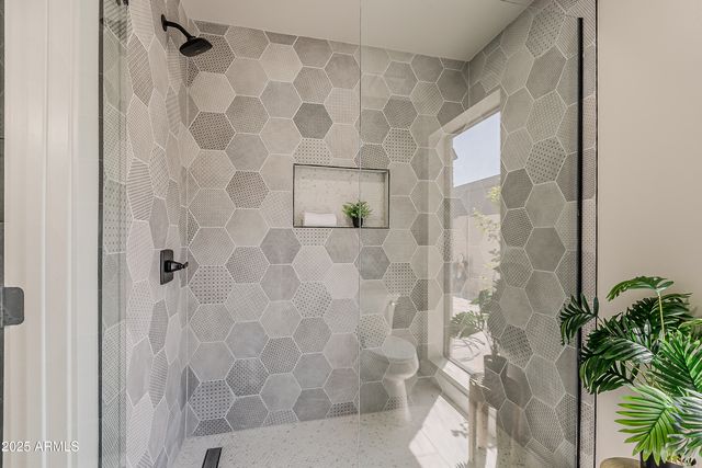 2043 W NOPAL Avenue, Mesa, AZ 85202