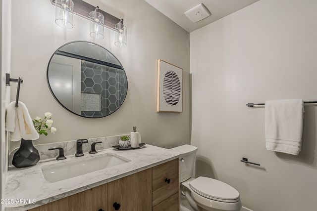2043 W NOPAL Avenue, Mesa, AZ 85202