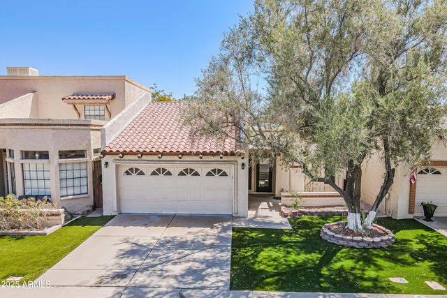 2043 W NOPAL Avenue, Mesa, AZ 85202