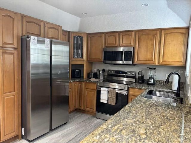 8804 BAY VISTA COURT, Orlando, FL 32825