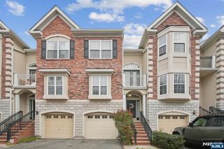 86 Osprey Court, Secaucus, NJ 07094