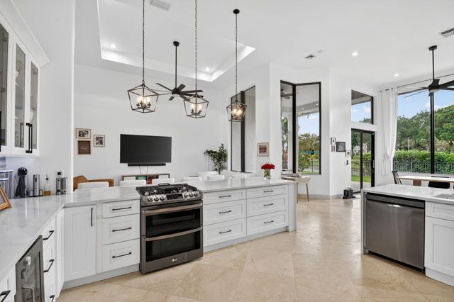 10337 Trianon Place, Wellington, FL 33449