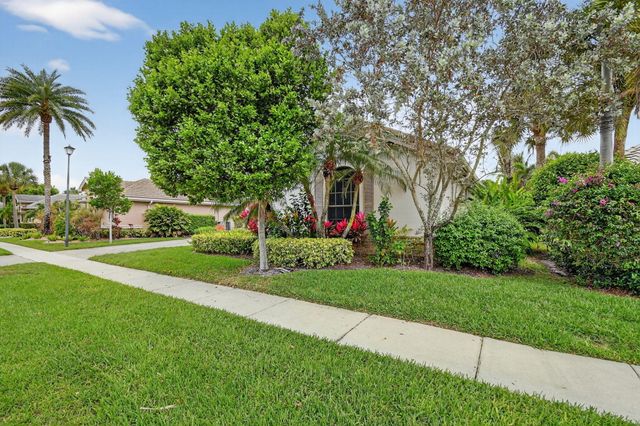 10337 Trianon Place, Wellington, FL 33449