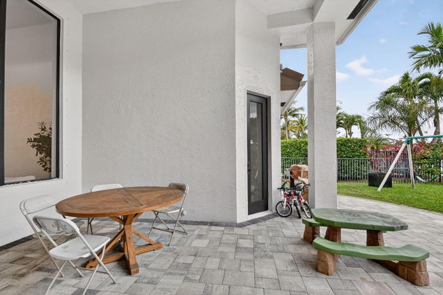 10337 Trianon Place, Wellington, FL 33449