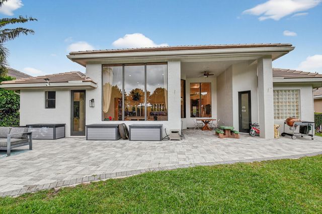 10337 Trianon Place, Wellington, FL 33449