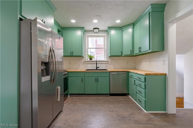 1322 12th Street NW, Canton, OH 44703