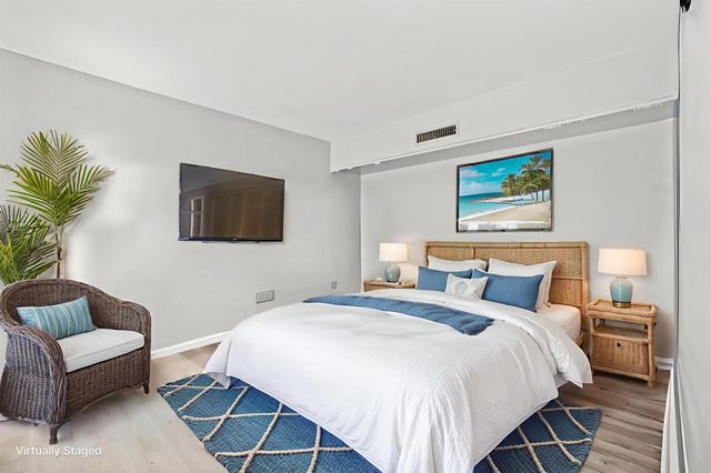 9 Atrium Circle A, Atlantis, FL 33462