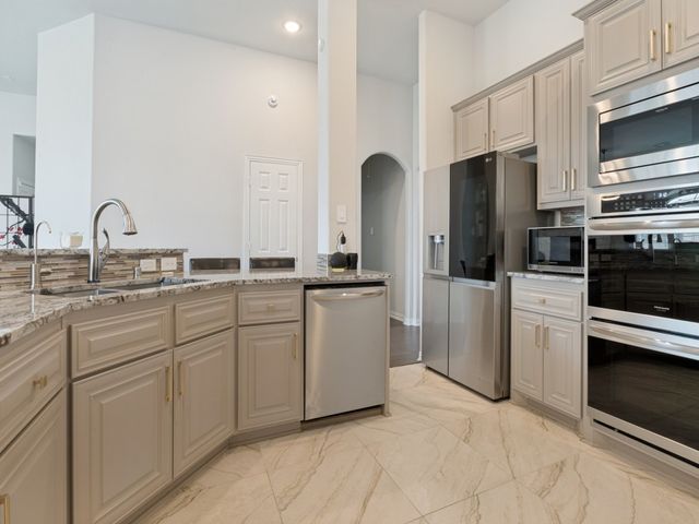 528 Shasta Street, Desoto, TX 75115
