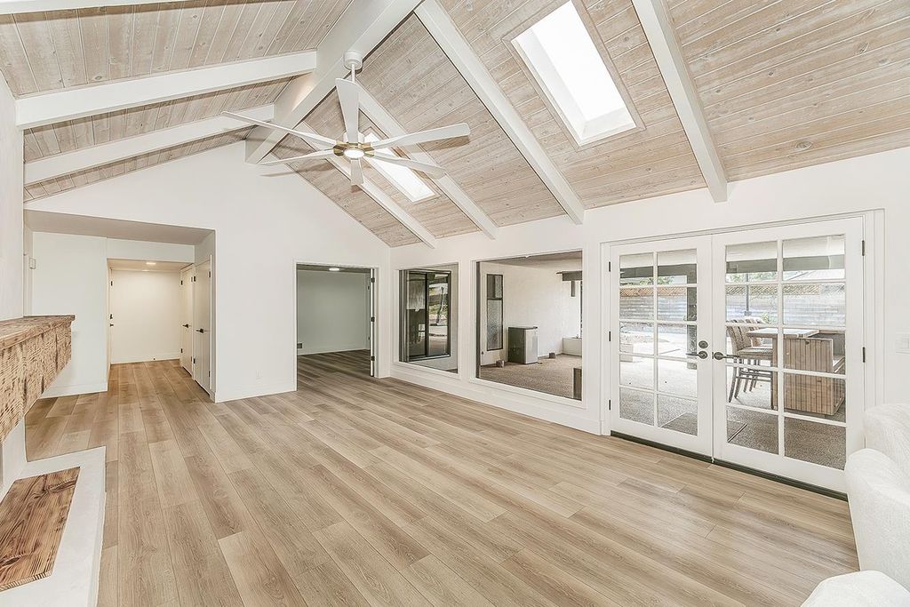 Image 14 of property listing at 3729 W Fir Avenue, Fresno, CA 93711