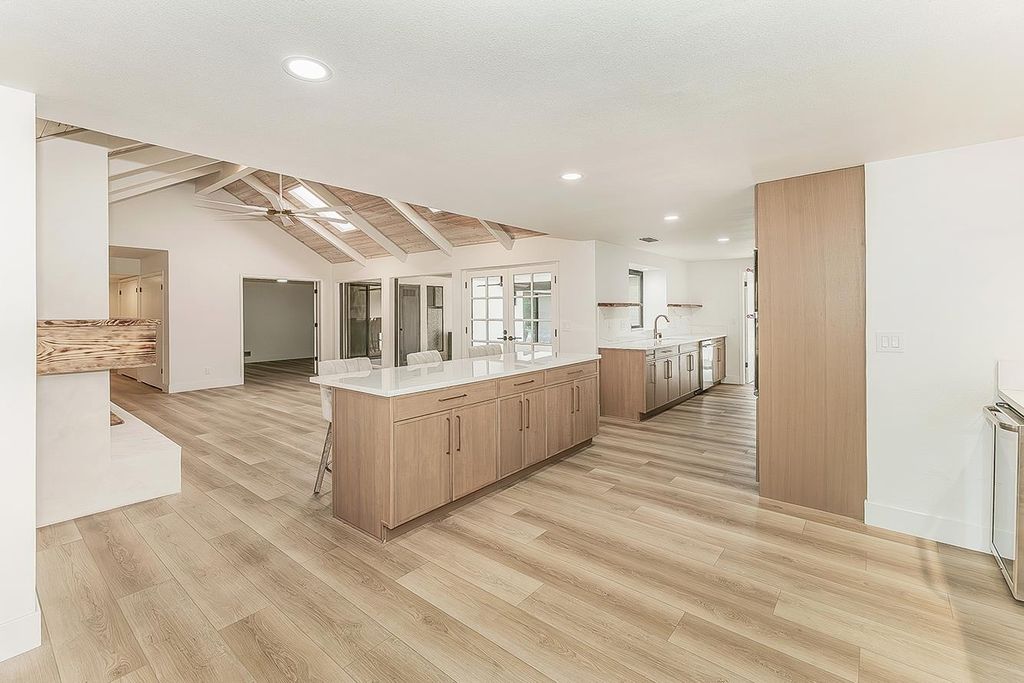 Image 18 of property listing at 3729 W Fir Avenue, Fresno, CA 93711
