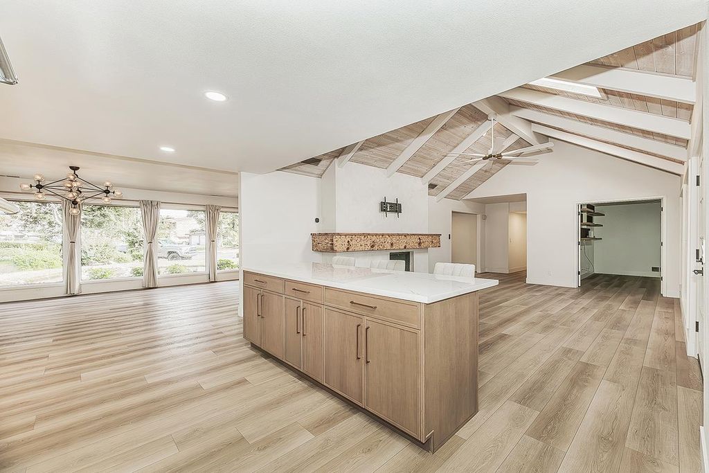 Image 19 of property listing at 3729 W Fir Avenue, Fresno, CA 93711