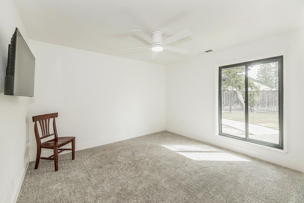 Image 30 of property listing at 3729 W Fir Avenue, Fresno, CA 93711