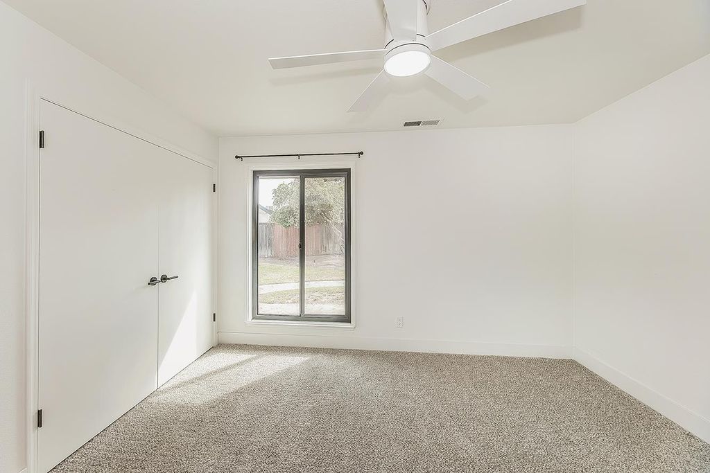 Image 34 of property listing at 3729 W Fir Avenue, Fresno, CA 93711