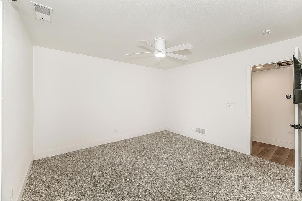 Image 37 of property listing at 3729 W Fir Avenue, Fresno, CA 93711