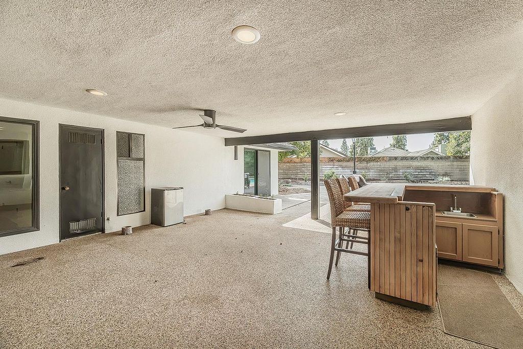Image 44 of property listing at 3729 W Fir Avenue, Fresno, CA 93711