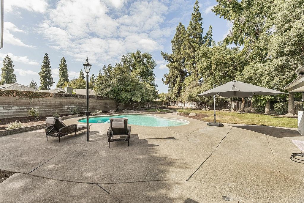 Image 46 of property listing at 3729 W Fir Avenue, Fresno, CA 93711