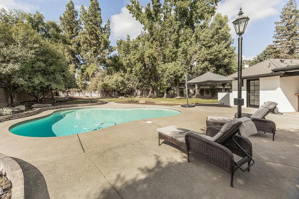 Image 47 of property listing at 3729 W Fir Avenue, Fresno, CA 93711