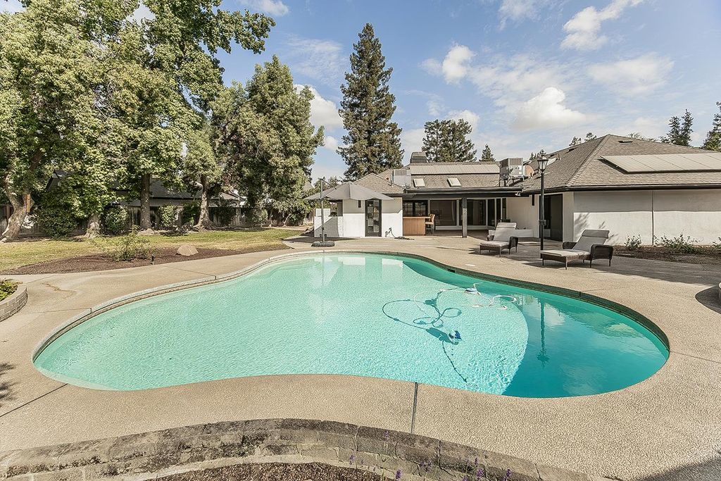 Image 48 of property listing at 3729 W Fir Avenue, Fresno, CA 93711