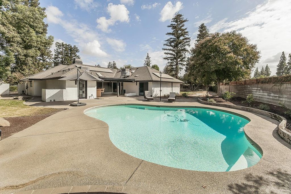 Image 50 of property listing at 3729 W Fir Avenue, Fresno, CA 93711