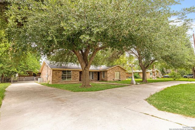 2306 El Rhea, Seguin, TX 78155