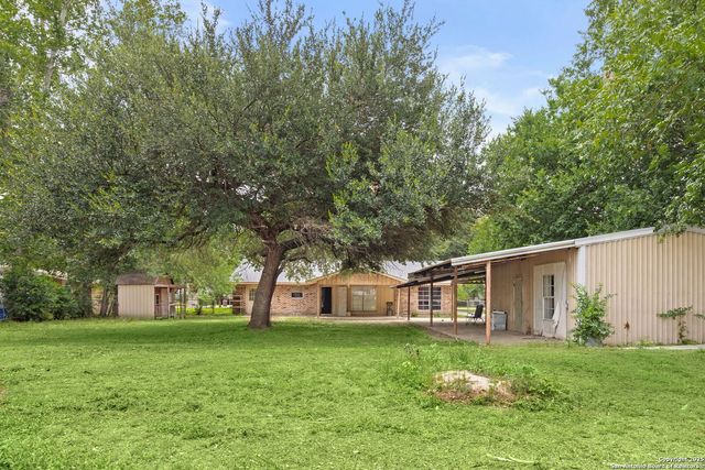 2306 El Rhea, Seguin, TX 78155