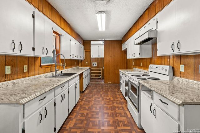 2306 El Rhea, Seguin, TX 78155