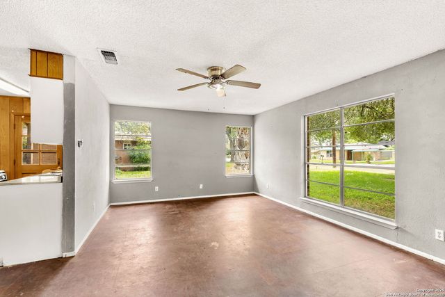 2306 El Rhea, Seguin, TX 78155