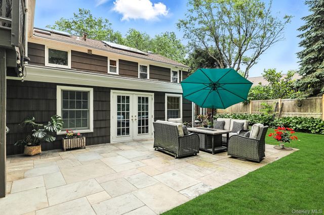 14 Edgemont Circle, Scarsdale, NY 10583