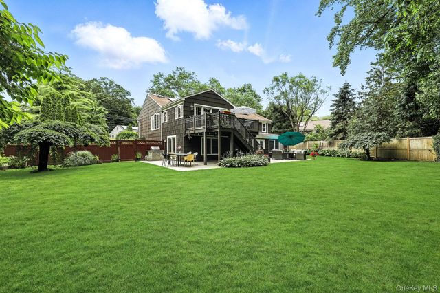 14 Edgemont Circle, Scarsdale, NY 10583